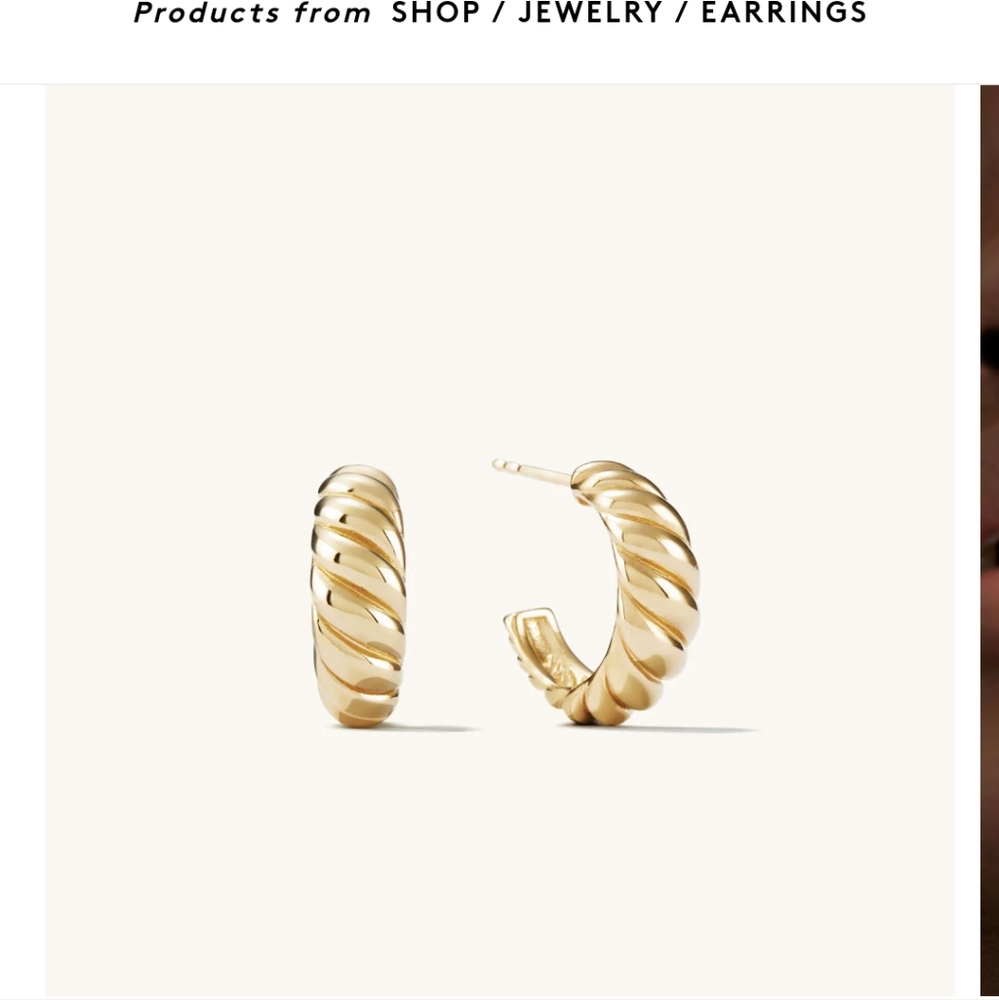 Mejuri crossaint hoop Gold Vermeil earrings